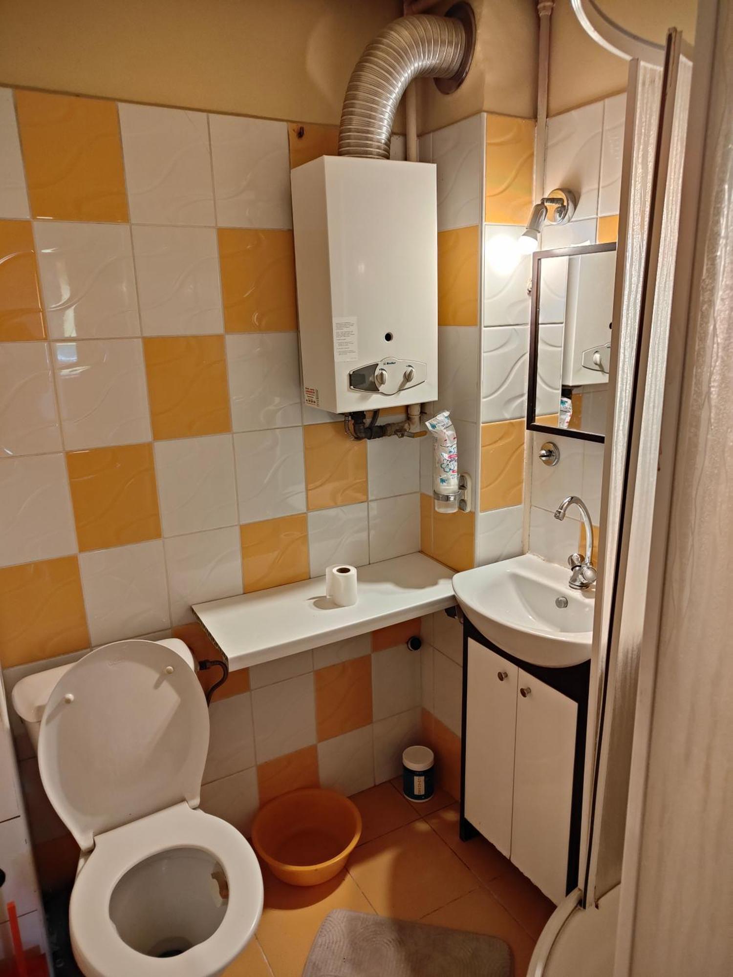 Apartment Cale Mieszkanie 2 Pokojowe Na Wylacznosc Centrum Czestochowy, Bardzo Blisko Jasnej Gory, 2 Duze Lozka